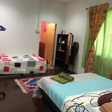 Sri Kandis Cottage Stay Kch Kuching Exterior photo