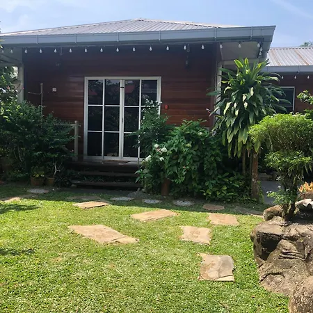 Sri Kandis Cottage Stay Kch Kuching Exterior photo