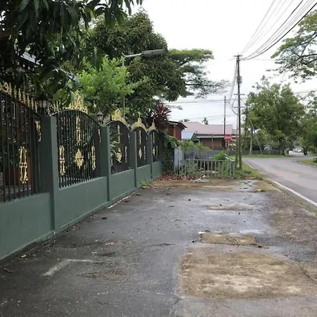 Sri Kandis Cottage Stay Kch Kuching Exterior photo
