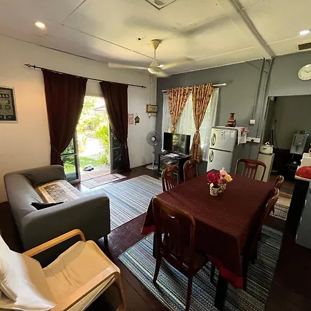 Sri Kandis Cottage Stay Kch Kuching Exterior photo