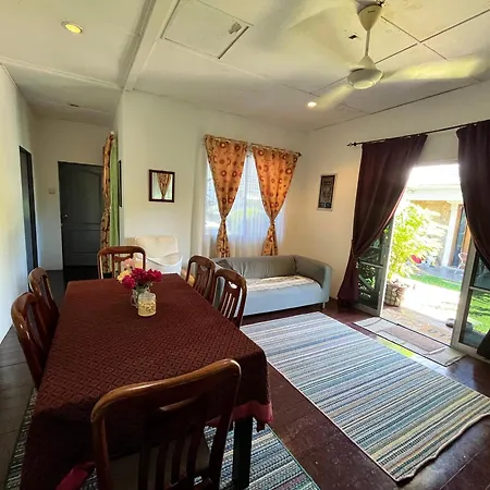 Sri Kandis Cottage Stay Kch Kuching Exterior photo