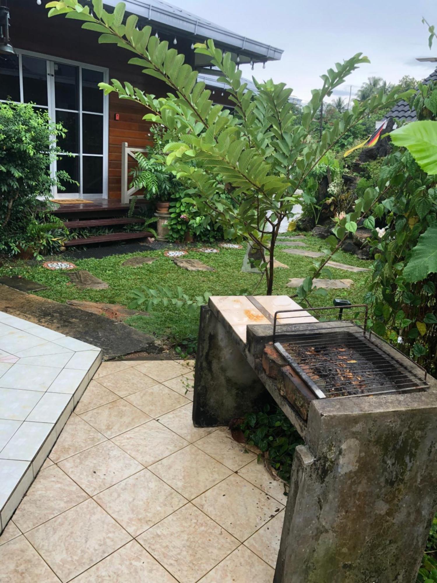 Sri Kandis Kch Holiday home *